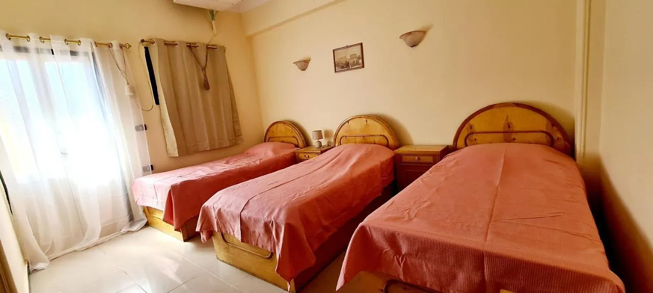 ** بيت ضيافة Senmut Luxory Rooms مصر