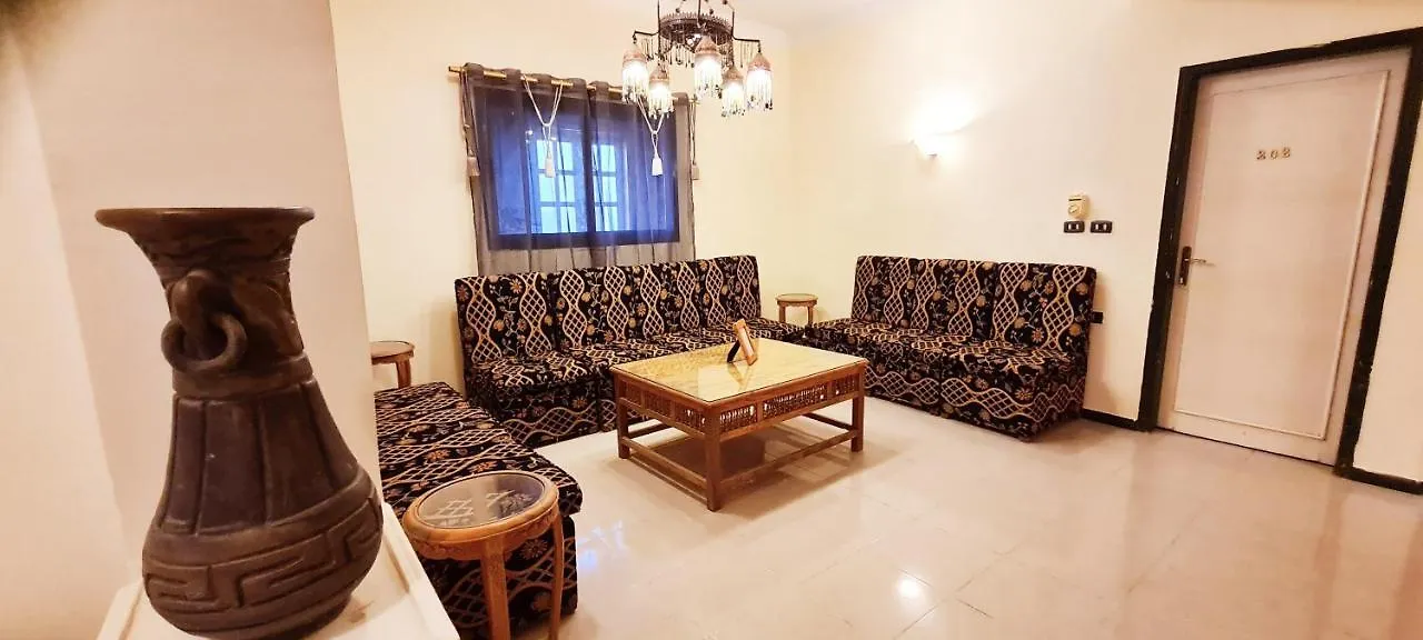 Senmut Luxory Rooms Guest house