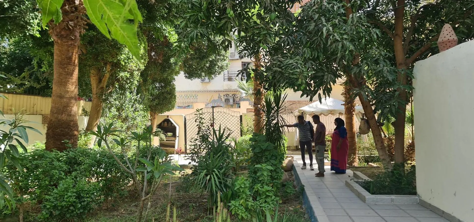 ** بيت ضيافة Senmut Luxory Rooms مصر